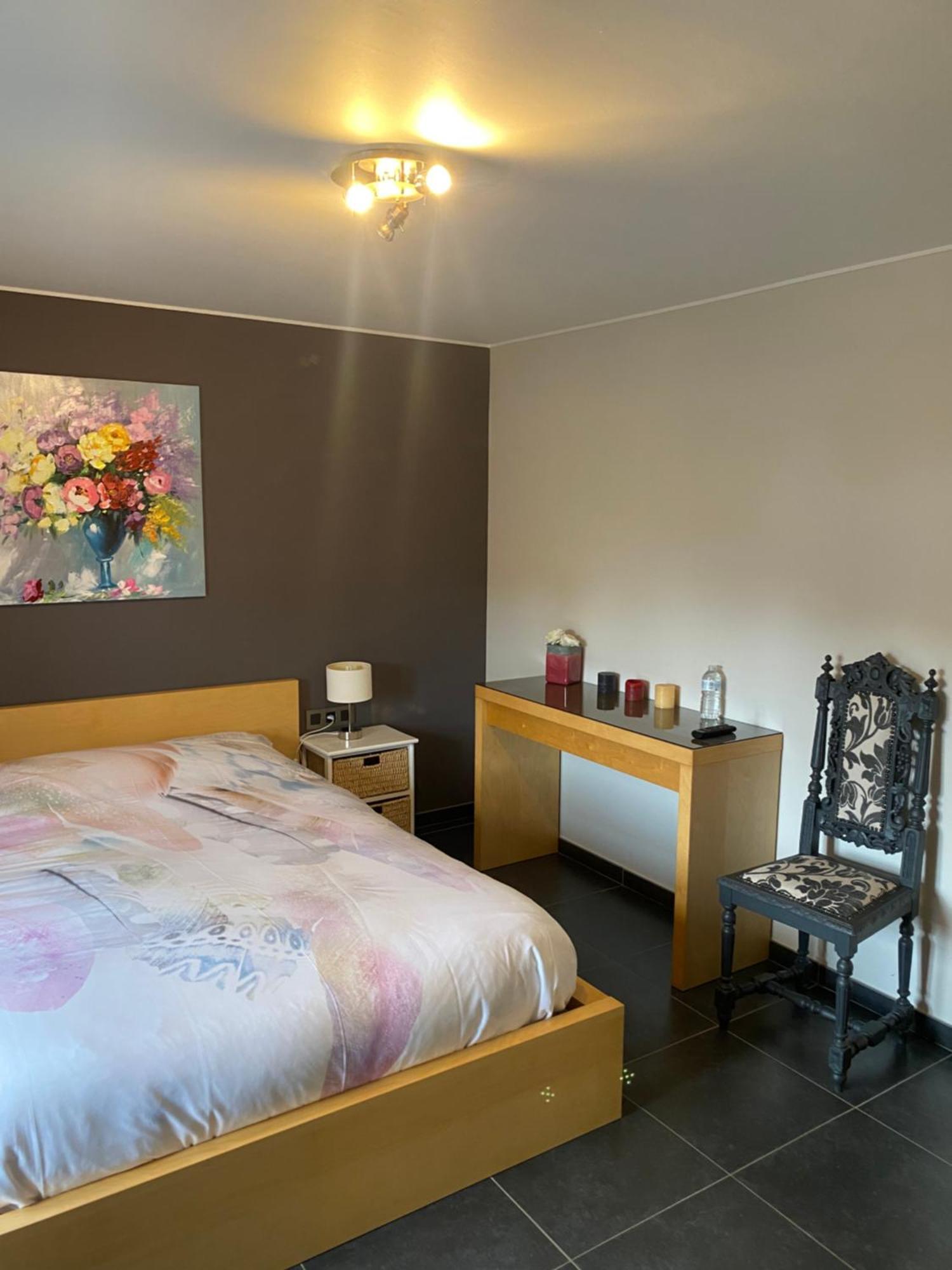 Les Sansonnets Hotel Vaux-sur-Sure Bagian luar foto