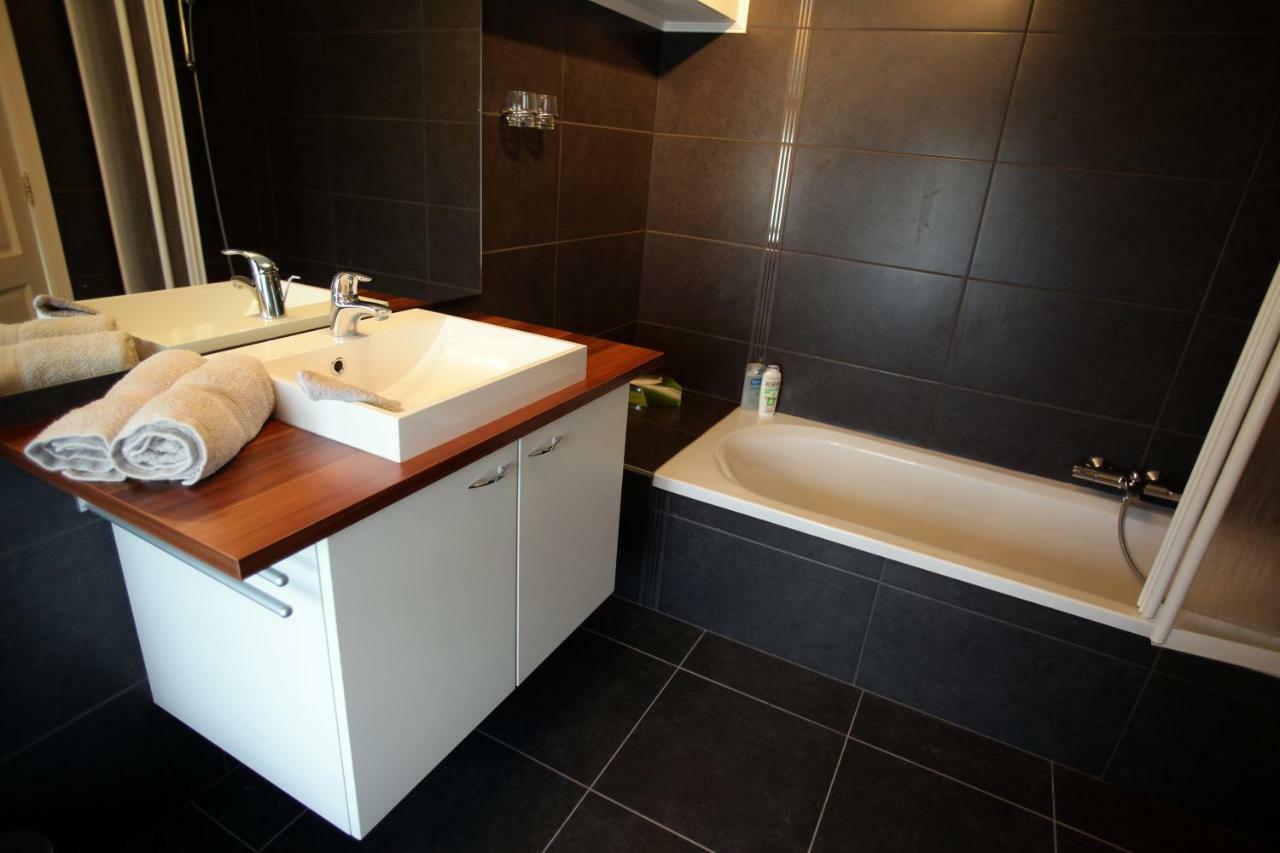 Les Sansonnets Hotel Vaux-sur-Sure Bagian luar foto