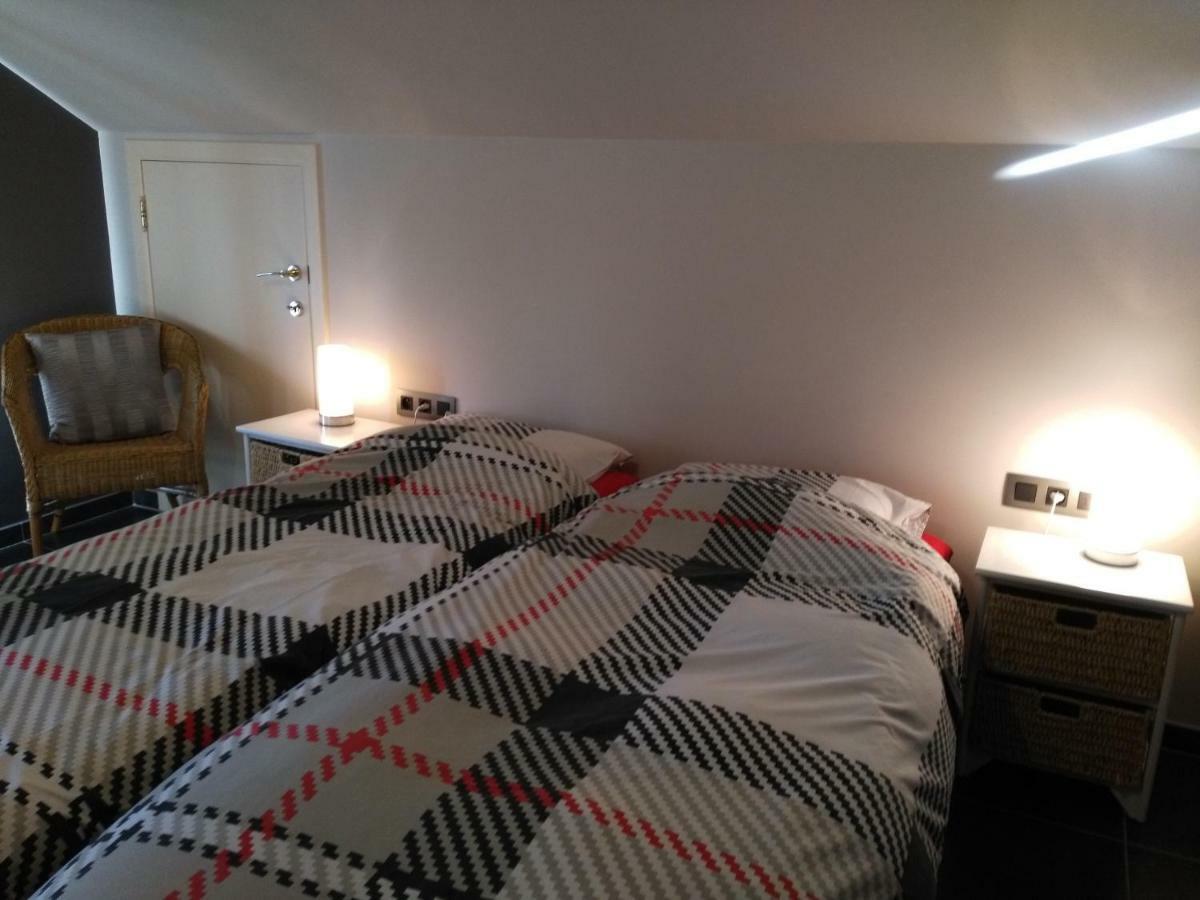 Les Sansonnets Hotel Vaux-sur-Sure Bagian luar foto