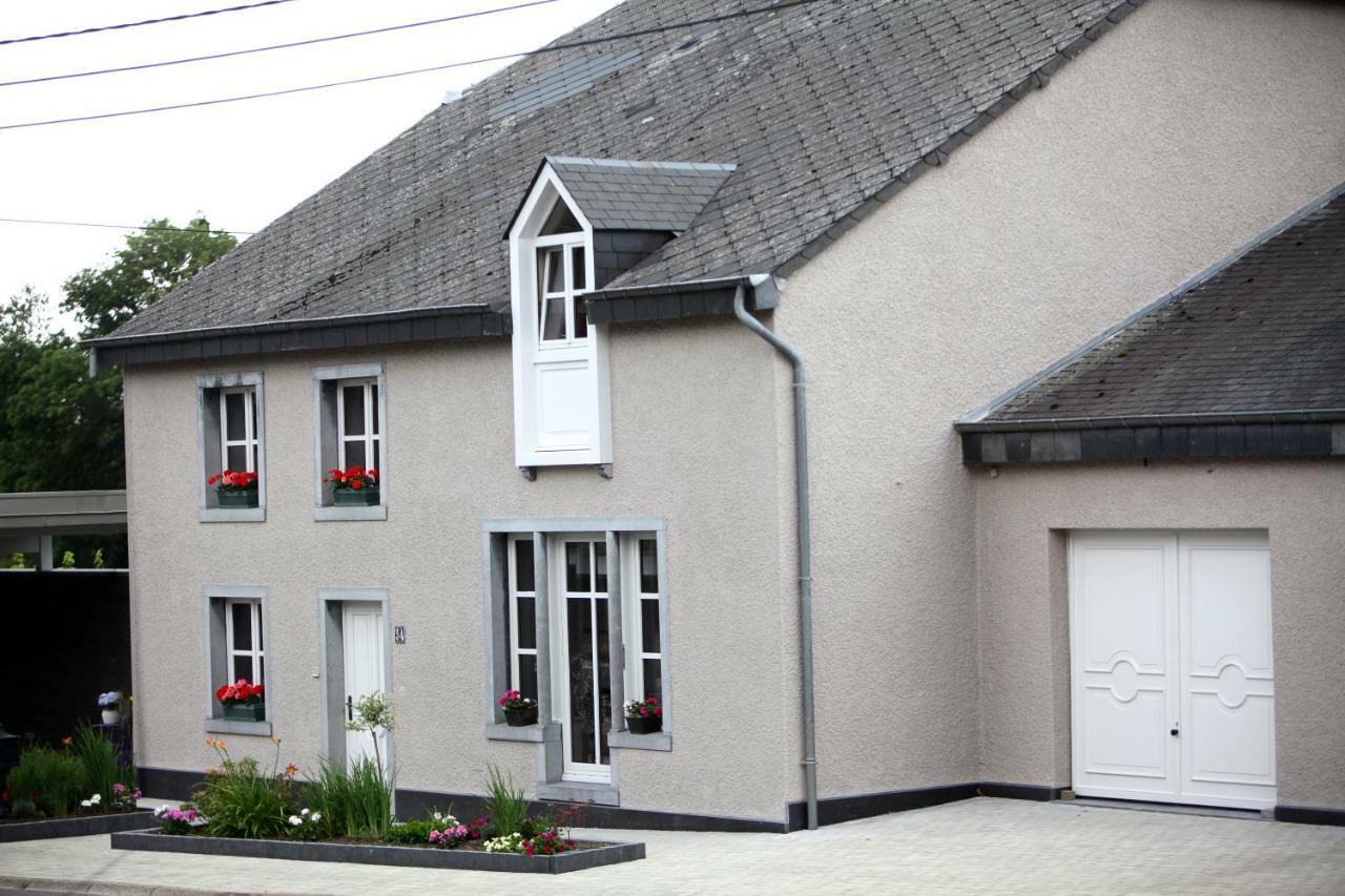 Les Sansonnets Hotel Vaux-sur-Sure Bagian luar foto